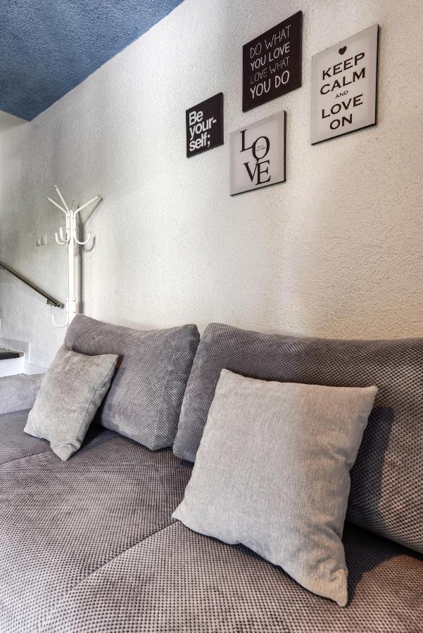 Diva Apartment Povljana Bagian luar foto