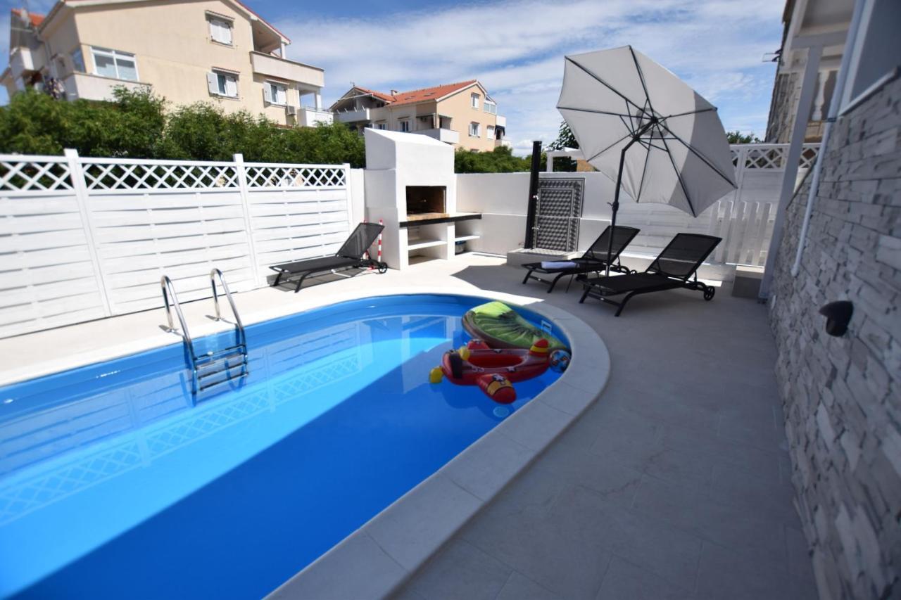 Diva Apartment Povljana Bagian luar foto