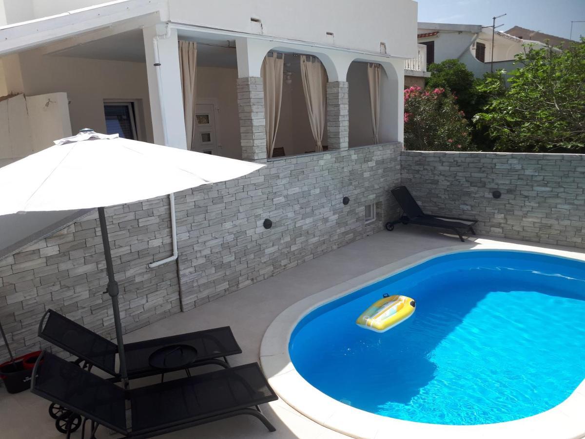 Diva Apartment Povljana Bagian luar foto
